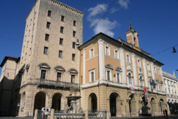 Palazzo Comunale Rieti facciata e torre - Wikimedia Commons